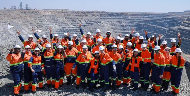 Read more about the article 25 Young Diamantaires From 10 Countries Positively Impacting The Diamond Industry?